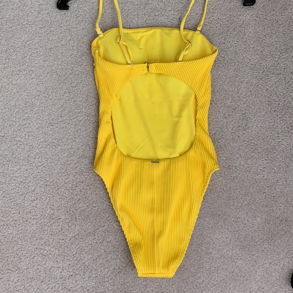 NEW Hollister One piece - Picture 8 of 11